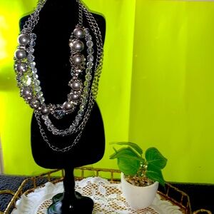 Silver Tone And Clear Beaded Necklace (Elegant)